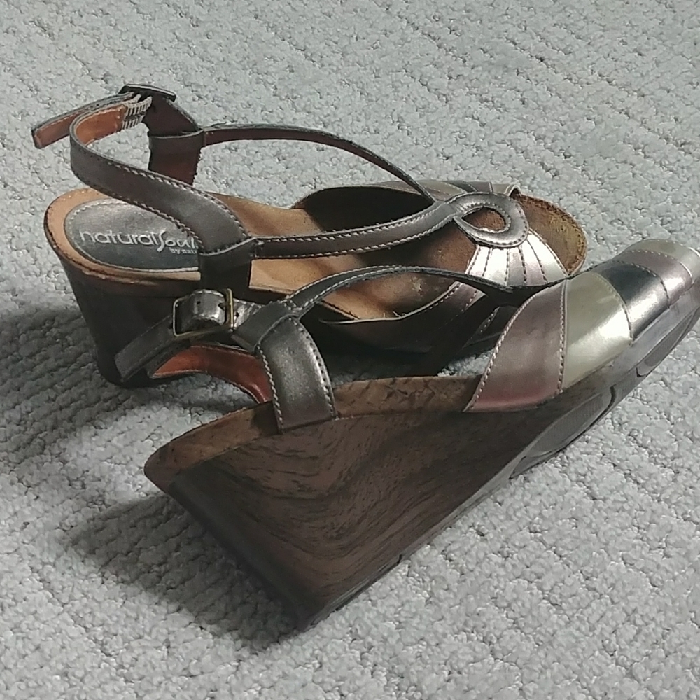 Natural Soul by Naturalizer gold wedges